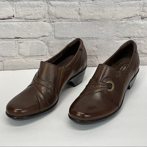 Clarks Bendables Women's Size 11 Brown Leather Ruching Minimalist Shootie Casual - Picture 4 of 12